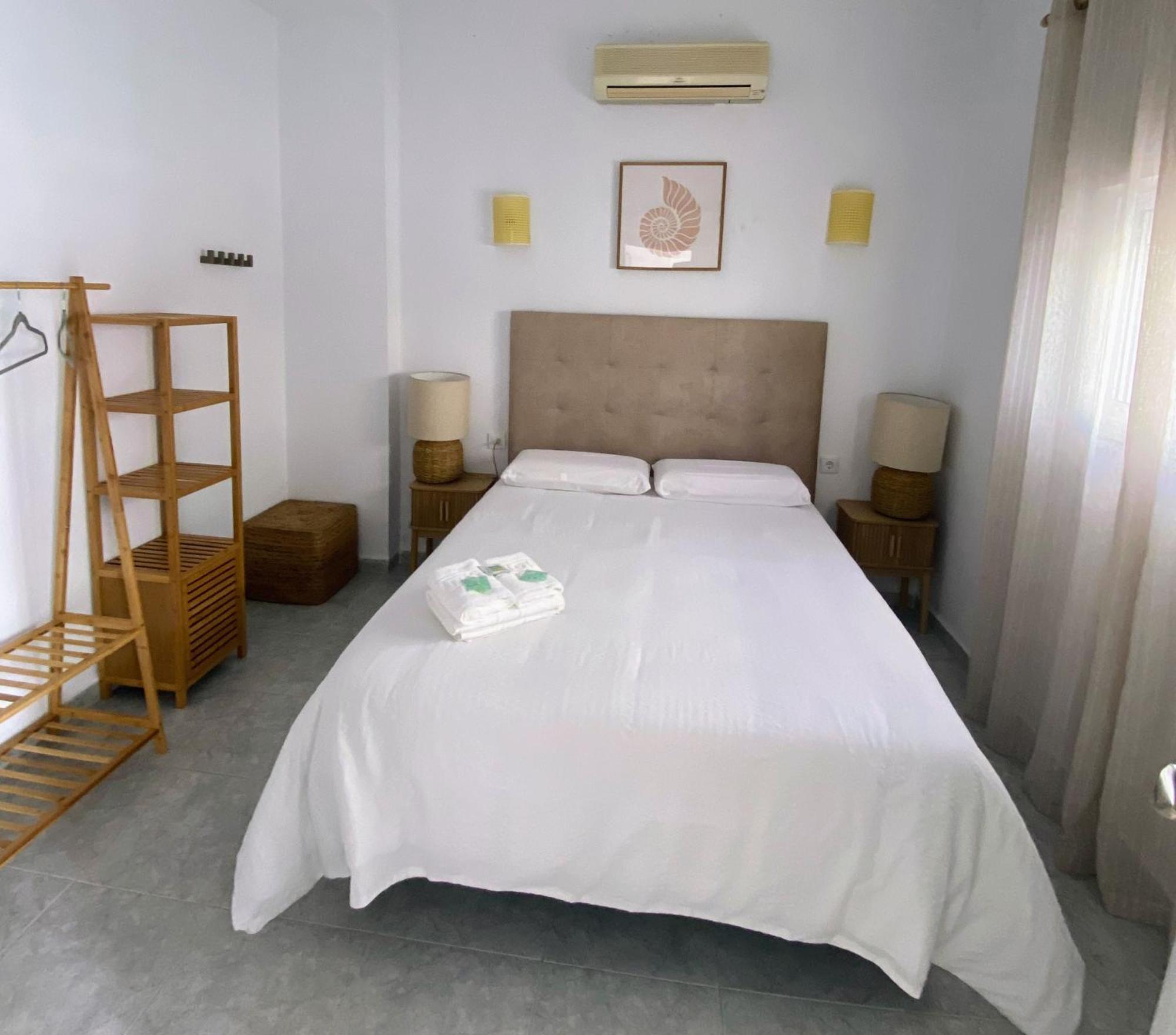 Hostal Avenida By Bossh! Hotels Чипиона Екстериор снимка